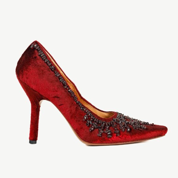 Gucci by Tom Ford S/S 1999 Burgundy Velvet Onyx Embellished Pumps - Picture 1 of 10